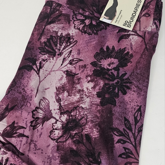 Womens Lg/XL No Boundaries Sueded Floral Print Ankle Leggings - Picture 2 of 3